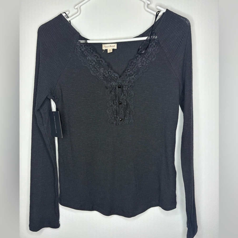 Hem and Thread  Black Lace Detail Top Large size